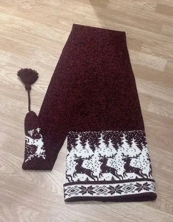red-hat-scarf